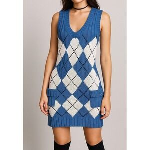 argyle sweater dress women Women's Camel Argyle 18% Nylon/Polyamide Unlined Hand Wash Cold Manufactured in China Designed in the USA Model is 56 and wearing size x Modelyn Women Casual Argyle Pattern